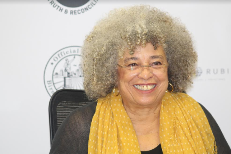 Angela Davis: “Todos los pueblos tienen derecho a la autodeterminación”