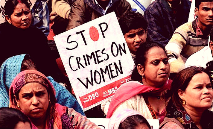 La mujer en India es acosada sexualmente en su trabajo, y para lograr una mayor eficiencia se someten a una histerectomía