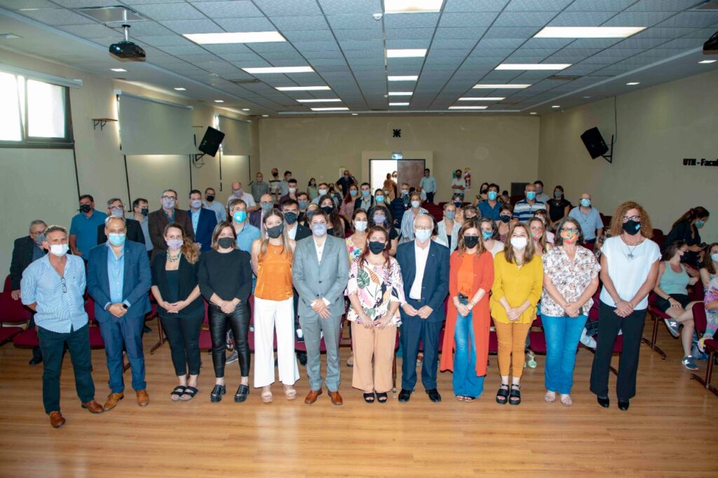 Valkiria Zarattin: AySA acompañó a la primera ingeniera trans de la empresa en la rectificación de su título universitario