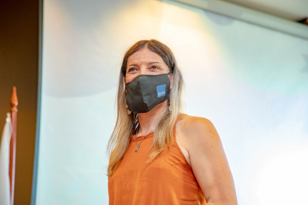 Valkiria Zarattin: AySA acompañó a la primera ingeniera trans de la empresa en la rectificación de su título universitario