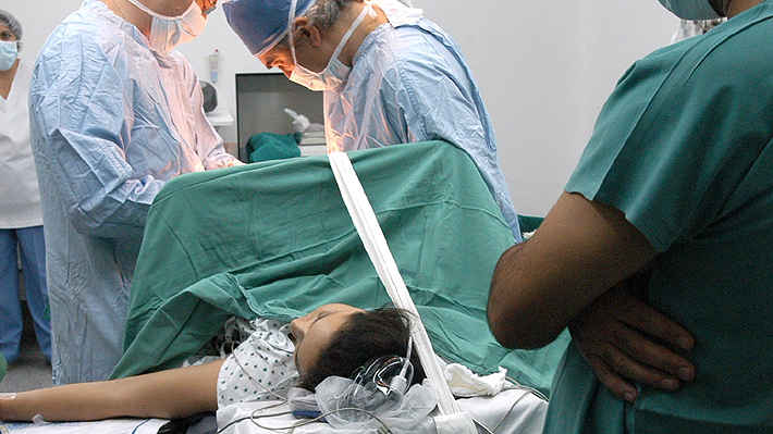 Cesáreas: los riesgos médicos y la influencia social y profesional sobre la decisión