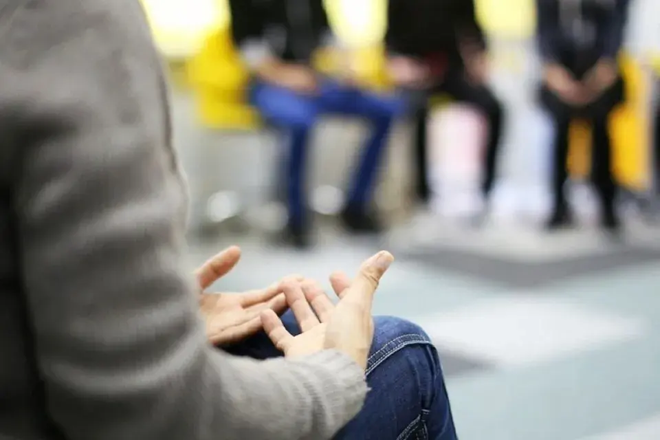 La silla vacía: una escena que incomoda, un acto que interpela