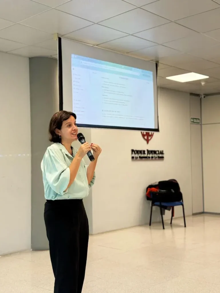 Ana Correa: Tecnología, poder y sesgos.