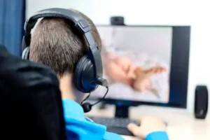 Violencia con IA y la vieja escuela del machismo